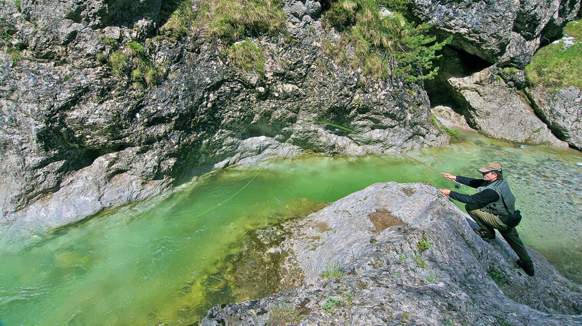 Wildbachfischen[ – Anleitung für ein Sommer-Abenteuer]