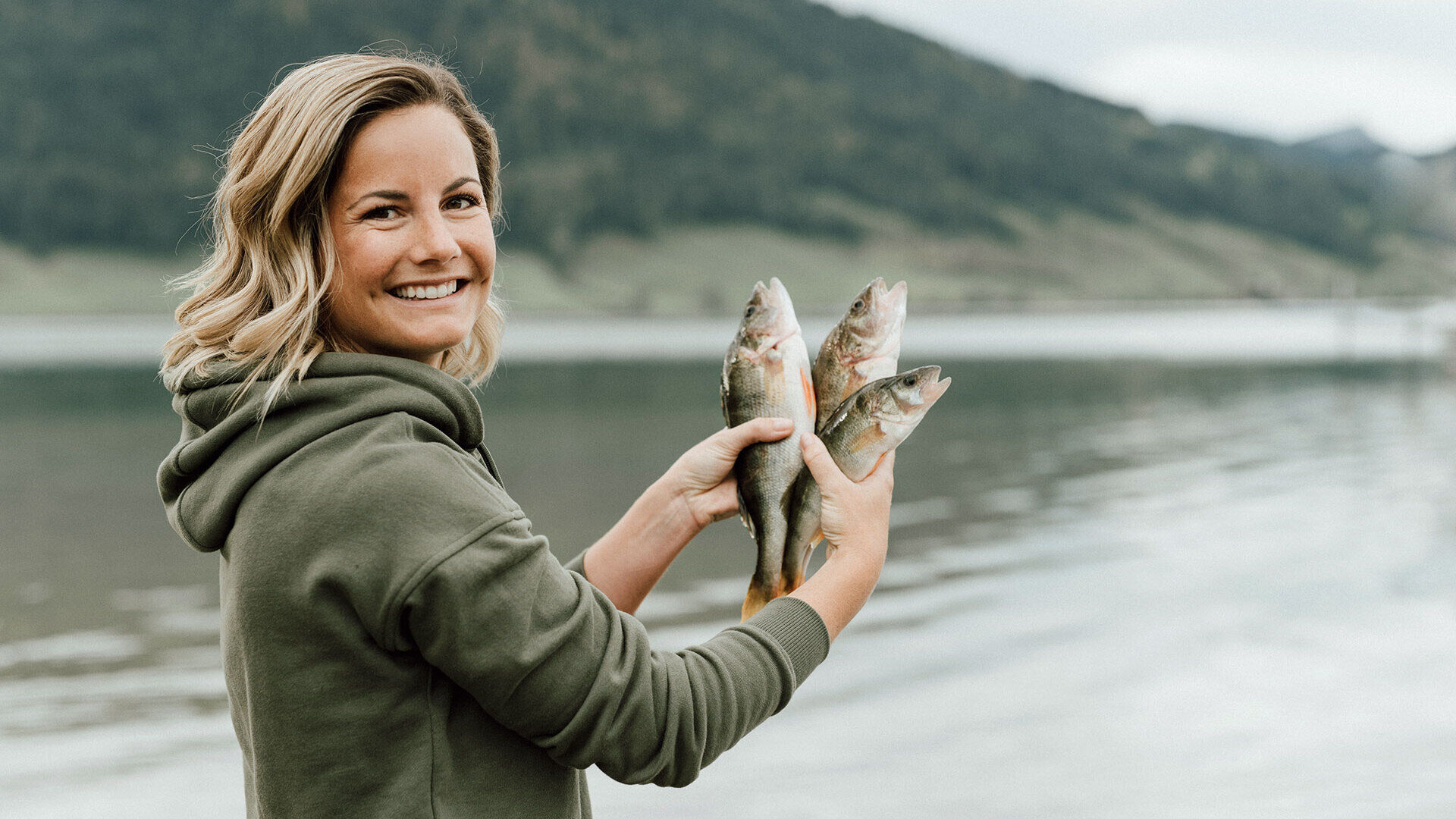 Fabienne Bamert [– TV-Moderatorin mischt auch beim Fischen mit]